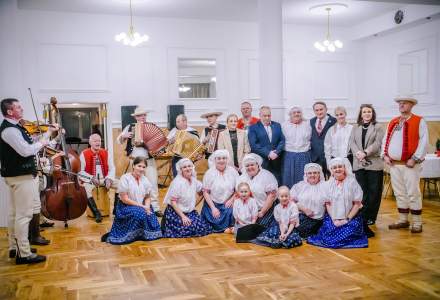 Uczestnicy Świątecznego Spotkania dla Seniorów w Koniakowie fot. M.Kuźma