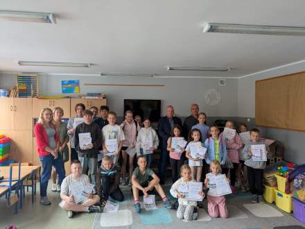 Zdjęcie grupowe; źródło: SP nr 2 Istebna
